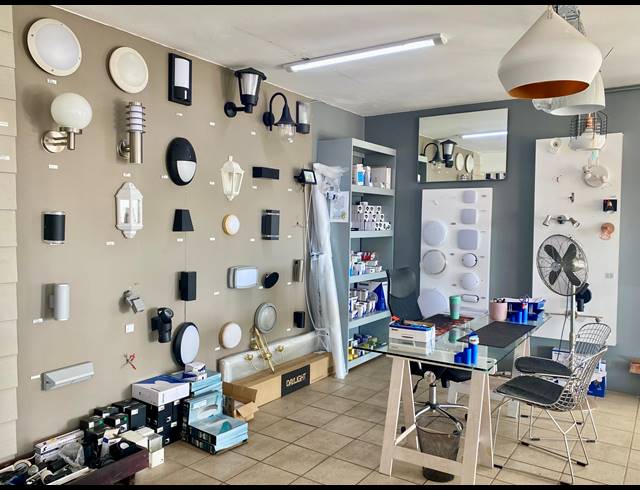 120M² BUSINESS FOR SALE IN VOORBAAI